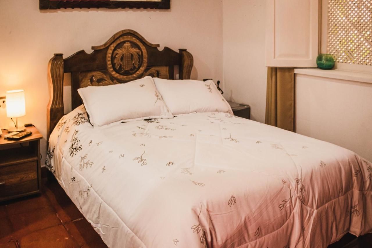 In Guest - Sd-4 With Balcony In The Old Air Conditioning And Wifi Pensión *