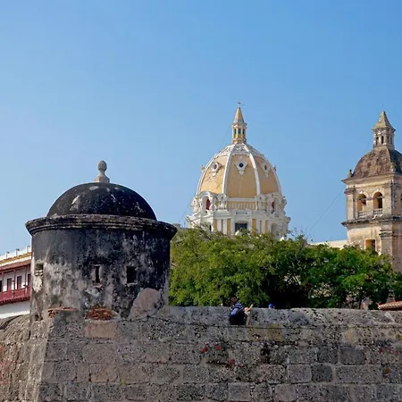 Pensión In Guest - Sd-4 With Balcony In The Old Air Conditioning And Wifi